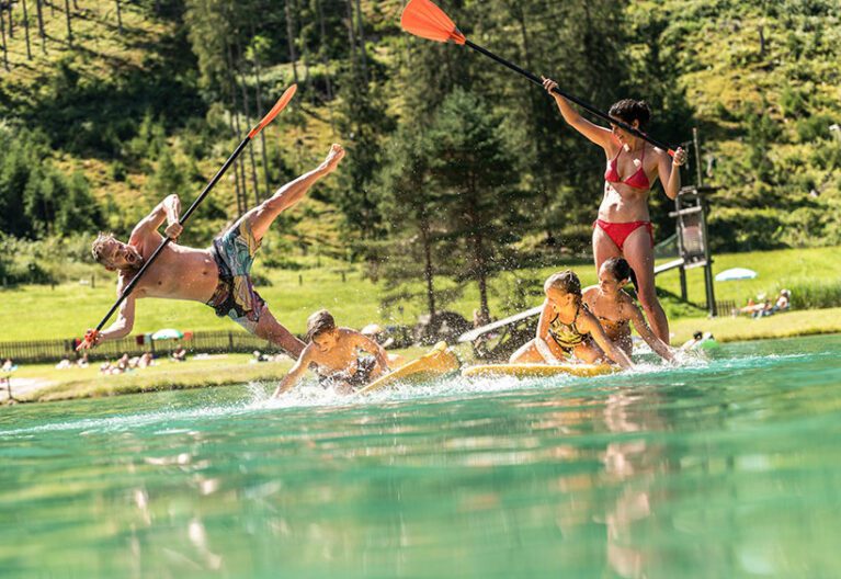 Baden, Schwimmen & Stand-Up-Paddeln am Rohrsee in Flachauwinkl im Sommerurlaub in Flachau